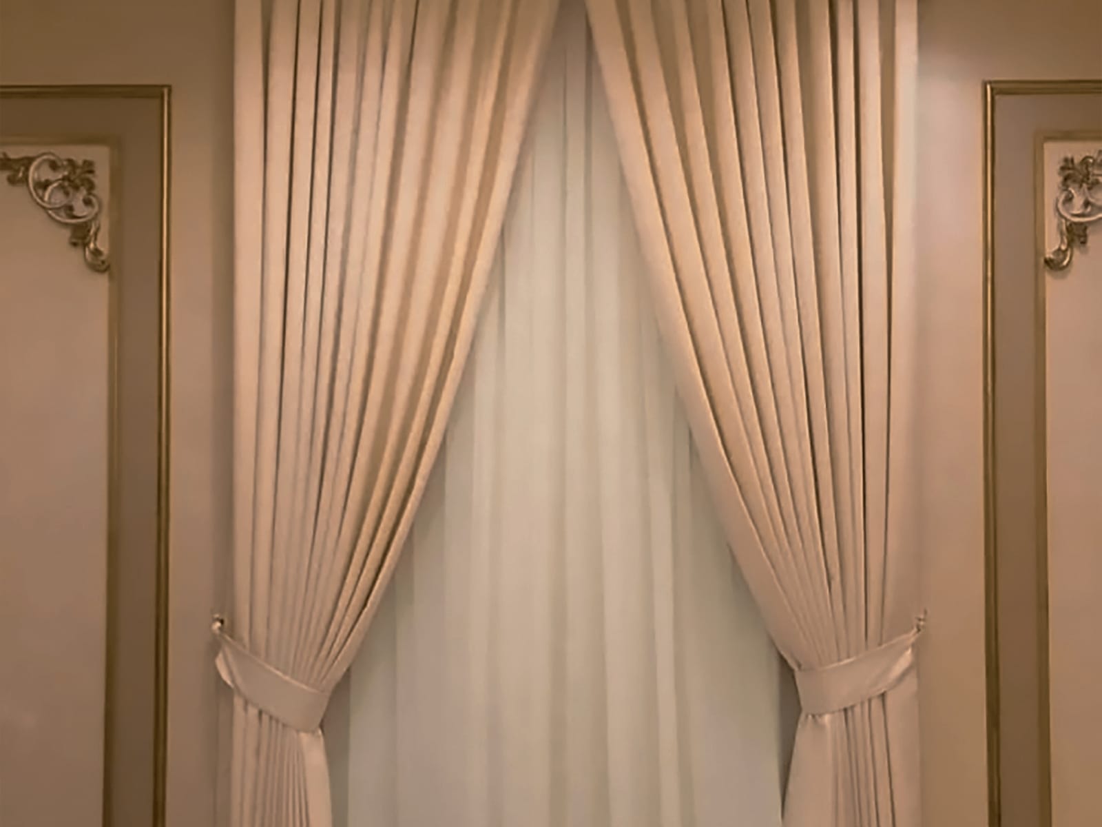 Curtains & Drapery